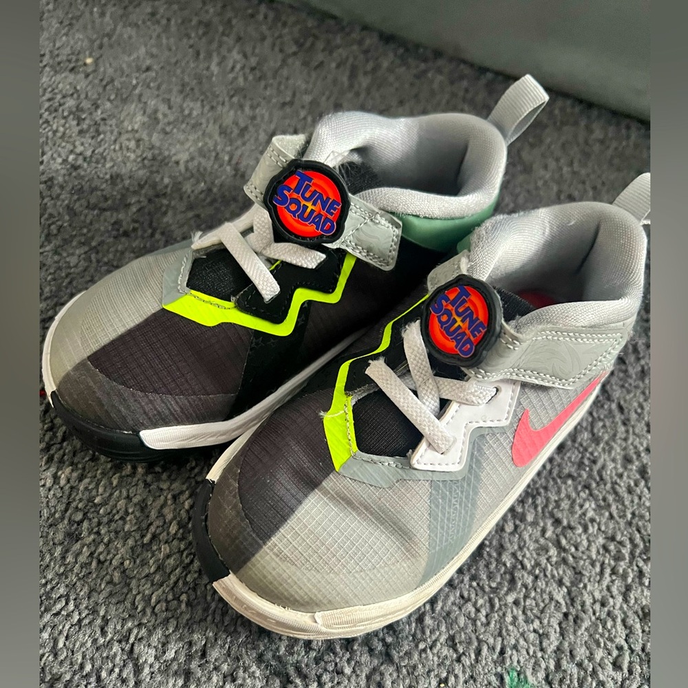 Looney tunes Nike Toddler